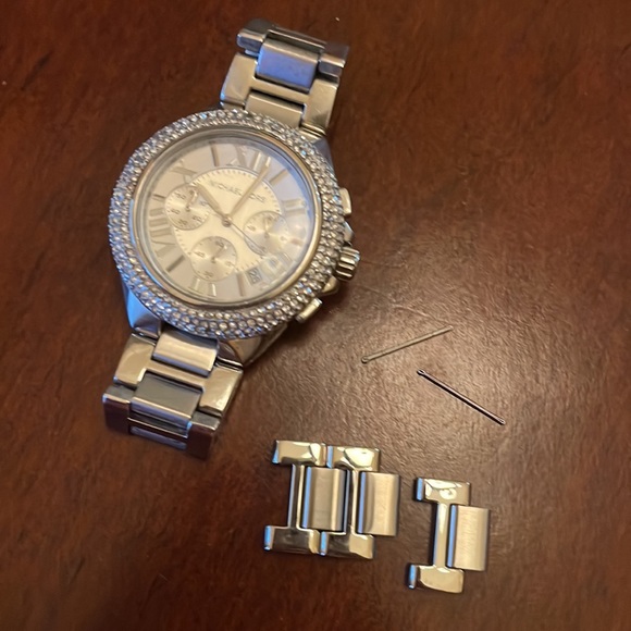 Woman’s Michael Kors Watch - Picture 7 of 7